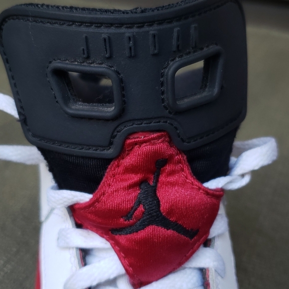 AIR JORDAN 6 RETRO CARMINE - Picture 16 of 17